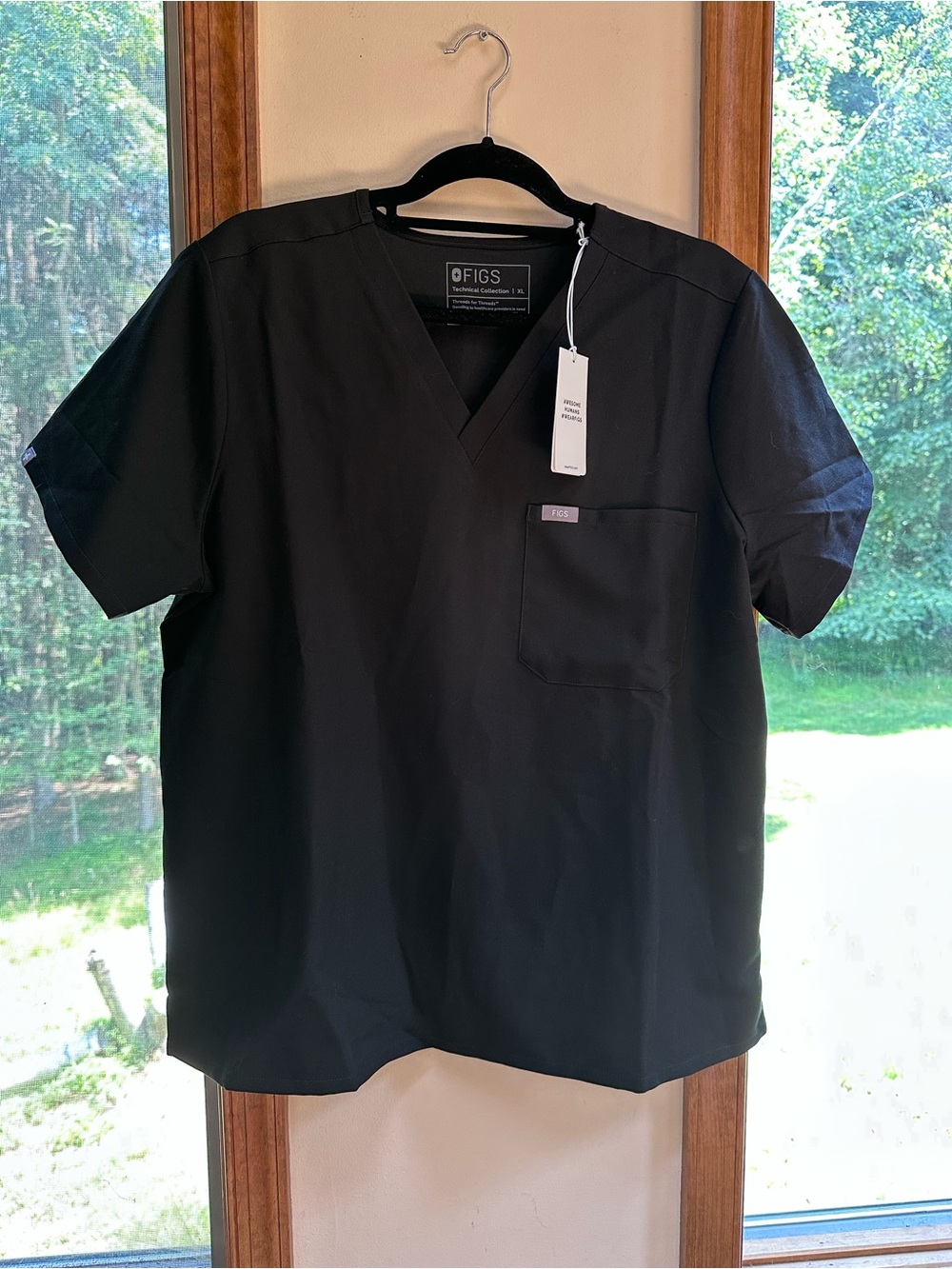 FIGS Black V-Neck Short Sleeve Scrub Top